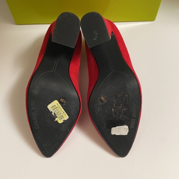 Red heels - Picture 3 of 6